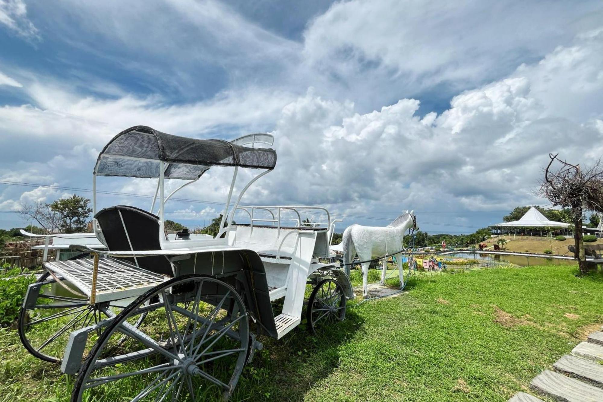 Garin Farm Pilgrimage Resort Powered By Cocotel San Joaquin Exterior foto